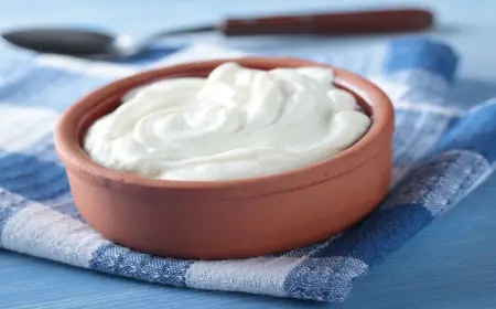 Khwab mein Dahi Yogurt Dekhna Ki Tabeer in Urdu