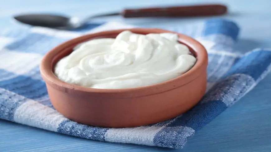 Khwab mein Dahi Yogurt Dekhna Ki Tabeer in Urdu